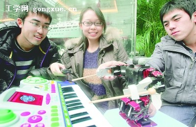 11月26日，哈尔滨工程大学第三届“启航杯”大学生科技创新普及竞赛决赛举行。来自15个院系1234支队伍的3334名参赛选手齐聚一堂，展示他们的科技创新作品。